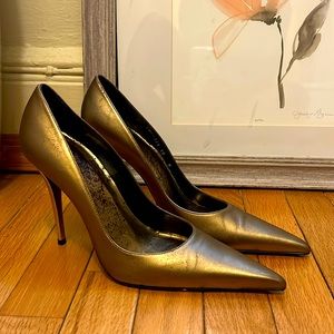 Stuart Weizmann gold heels
